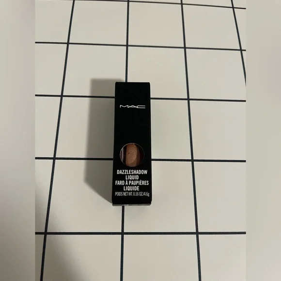 MAC Dazzleshadow Liquid Eyeshadow: Beam Time✨ - Picture 6 of 12